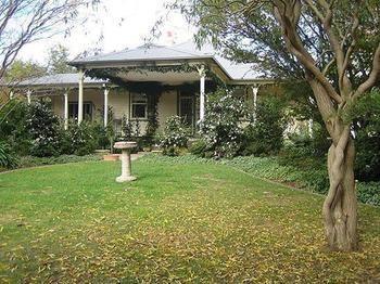 Strathburn Cottage Luxury Bed And Breakfast Bowral Exterior foto